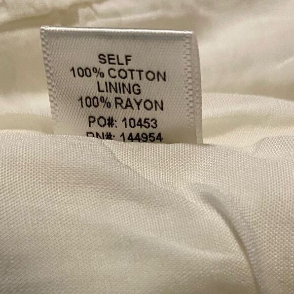 Luxxel Two Piece Eyelet Ruffle Lace Crop Top/High Waist Shorts NWT Size Medium - Picture 7 of 8